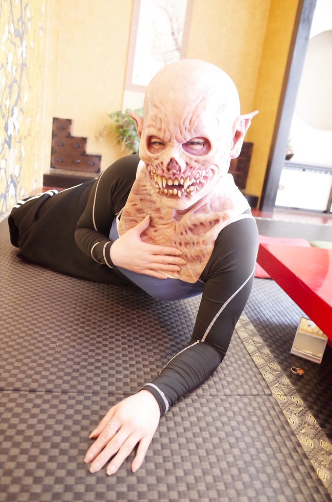 【写真集】マスクを被って変身