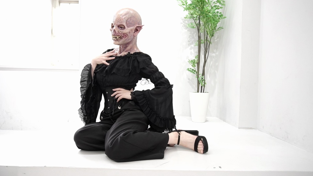 【動画】モンスターのマスク