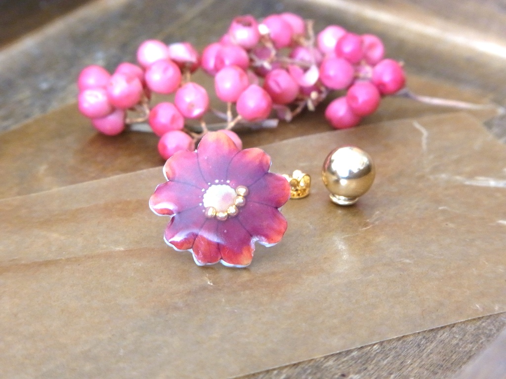 チョコレートコスモスのピアス・イヤリング