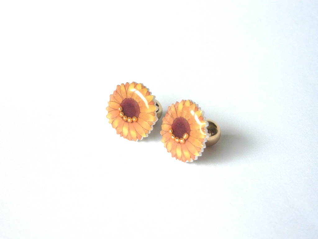ひまわりのピアス・イヤリング