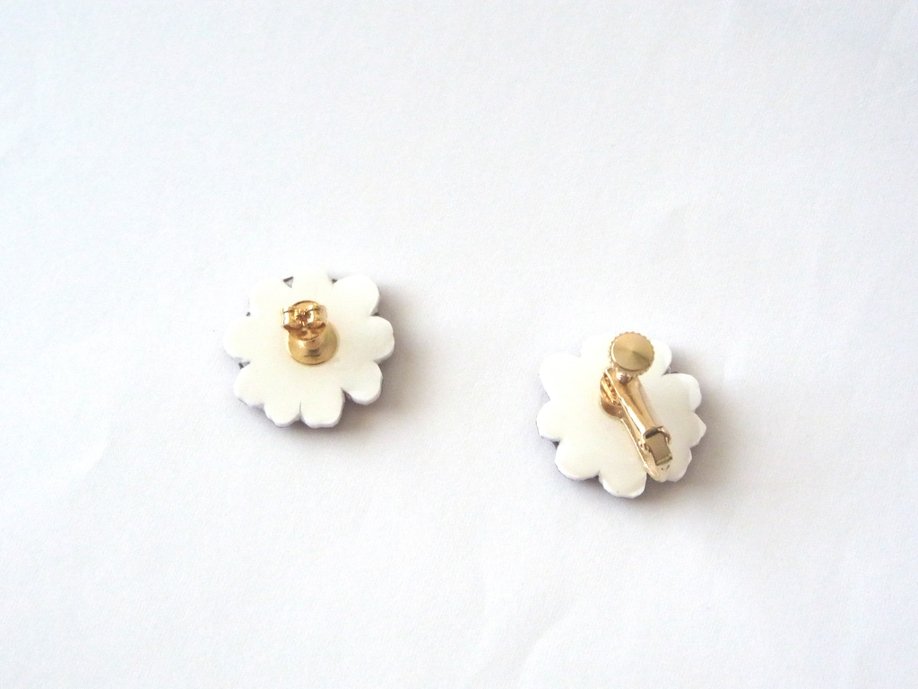 チョコレートコスモスのピアス・イヤリング(パール付き)