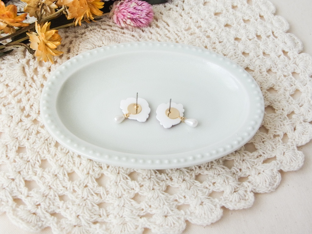 アネモネのピアス・イヤリング(パール付き)
