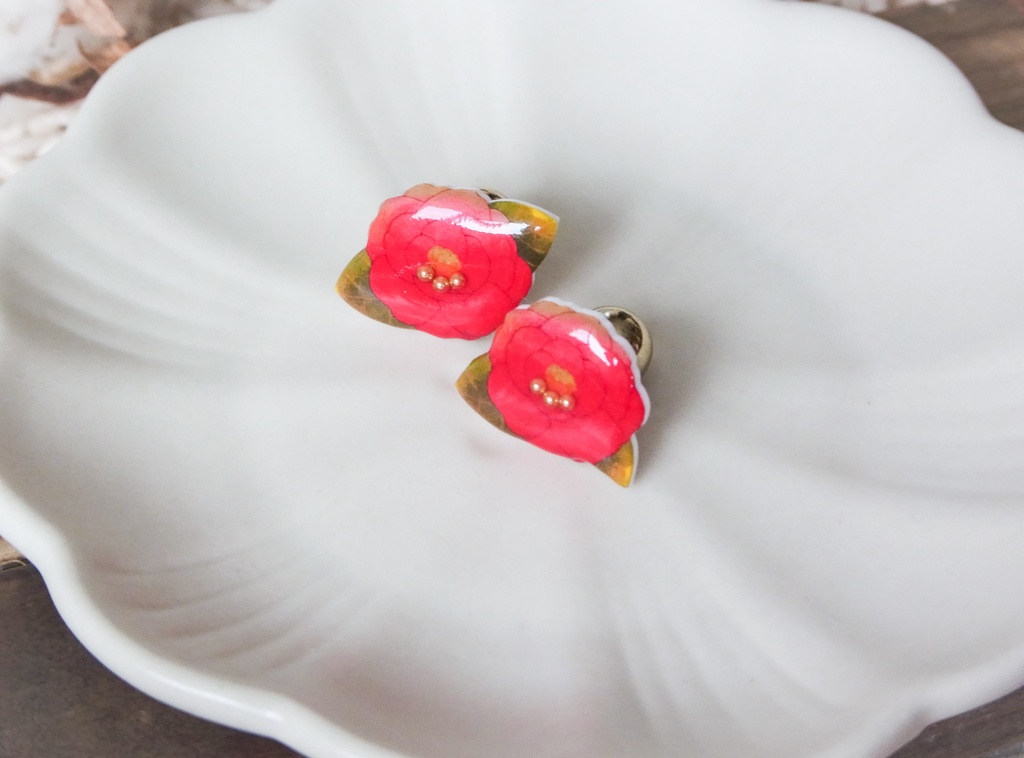 つばきのピアス・イヤリング