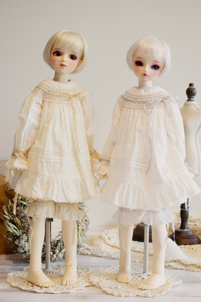 1/40ドール🧵SMOCKING NIGHTIE DRESS