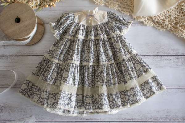 1/40ドール🧵ANTIQUE FLOWER ONEPIECE🪡アッシュラベンダー