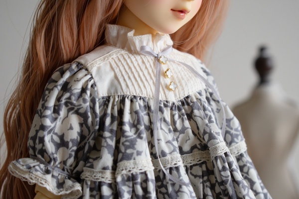 1/40ドール🧵ANTIQUE FLOWER ONEPIECE🪡アッシュラベンダー