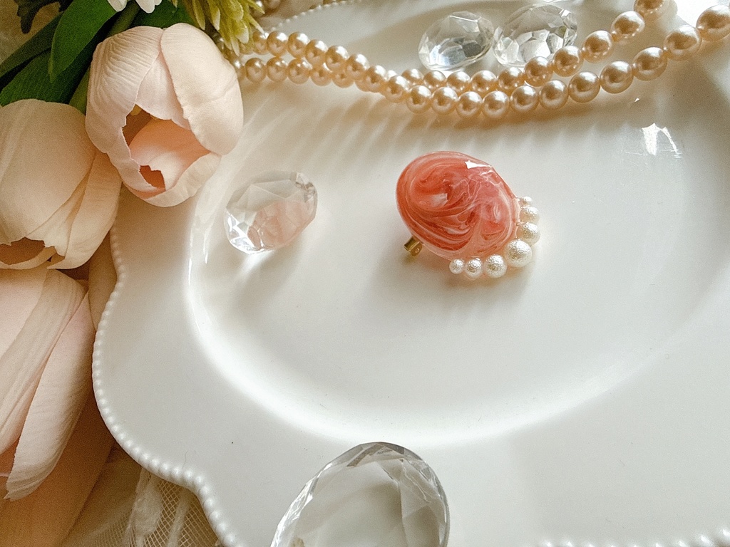 マーブルカラーのブローチ《pink》