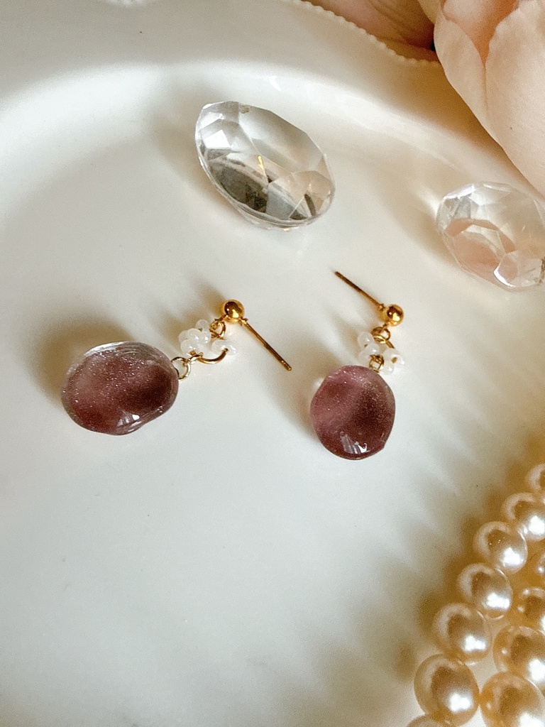 ちゅるんとピアス