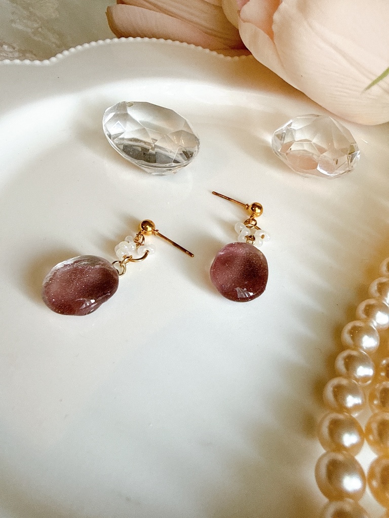 ちゅるんとピアス