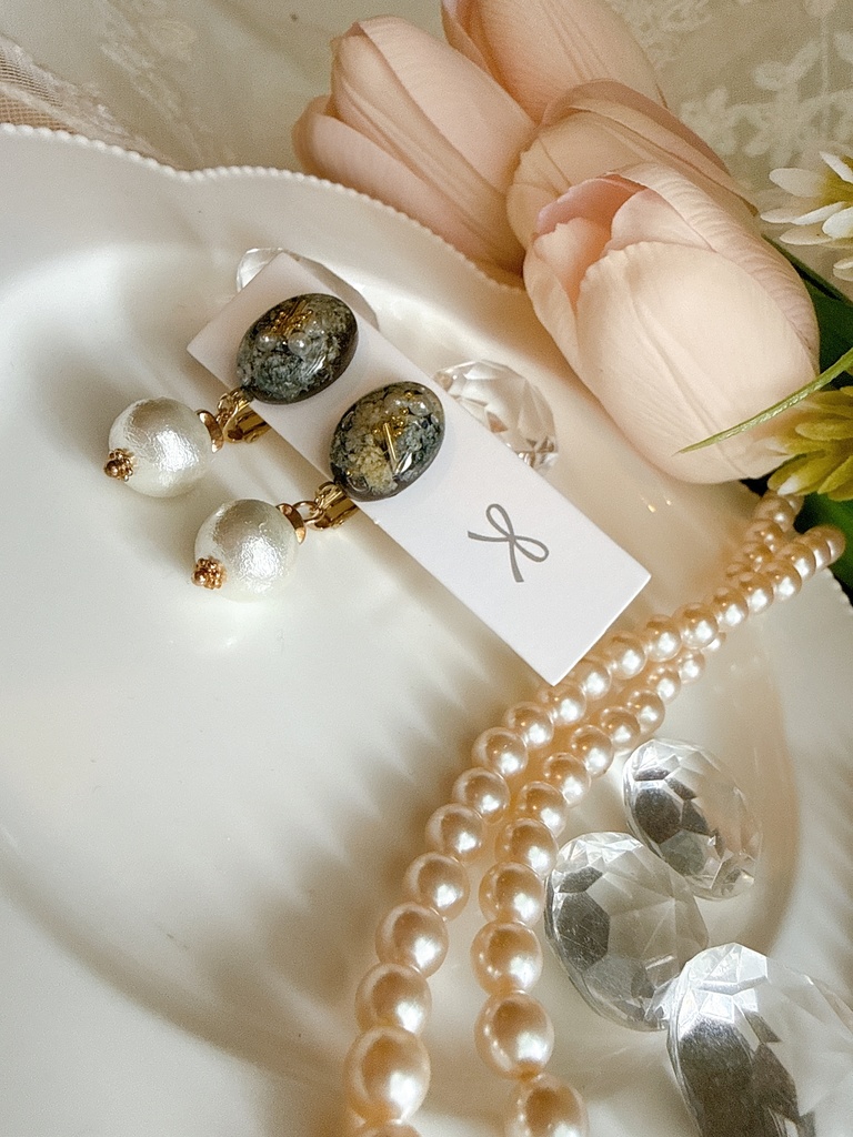 BLACK×Flowerイヤリング