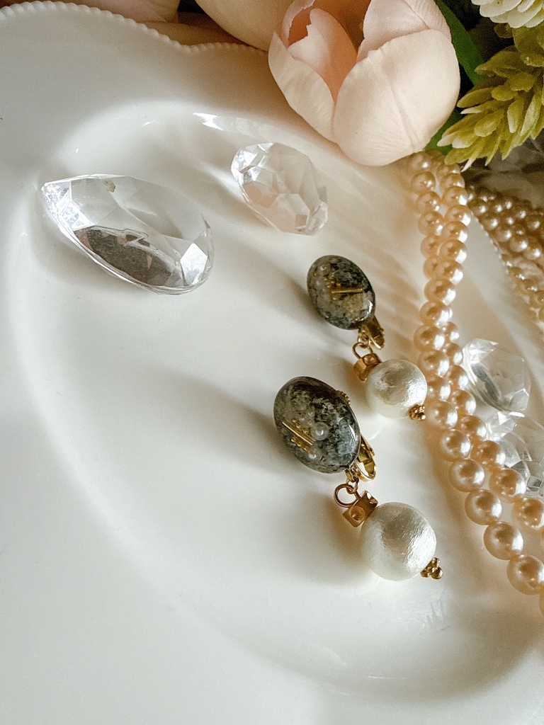 BLACK×Flowerイヤリング