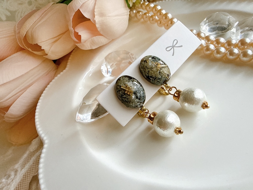 BLACK×Flowerイヤリング