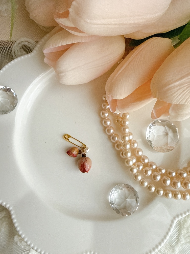 ローズバッドのピン