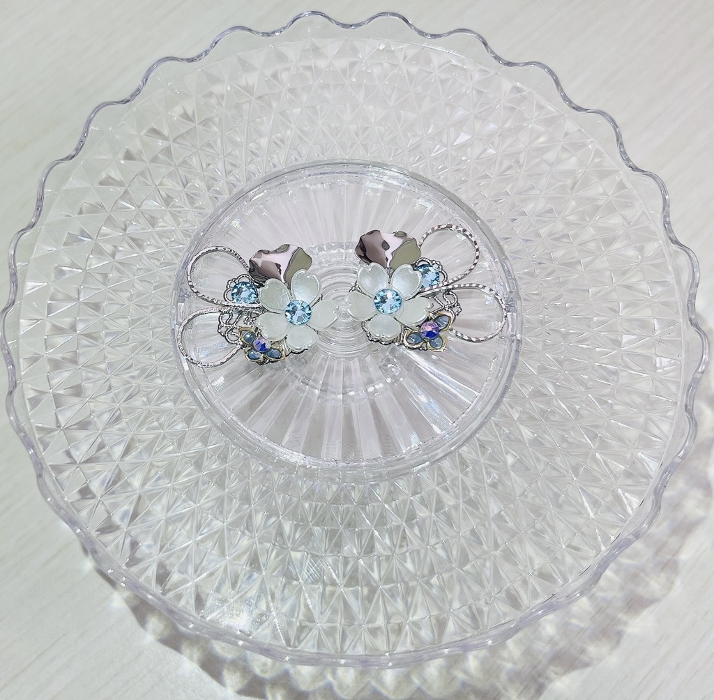 甲斐田晴　イヤリング・ピアス