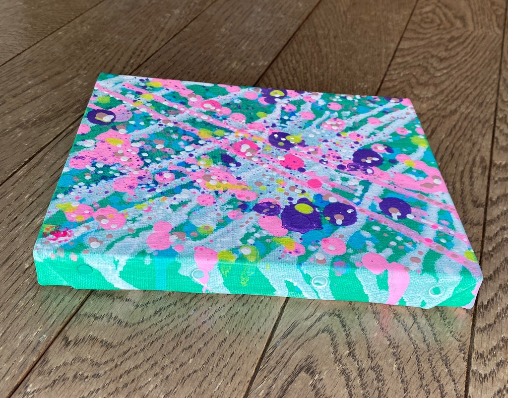 緑の地にピンク