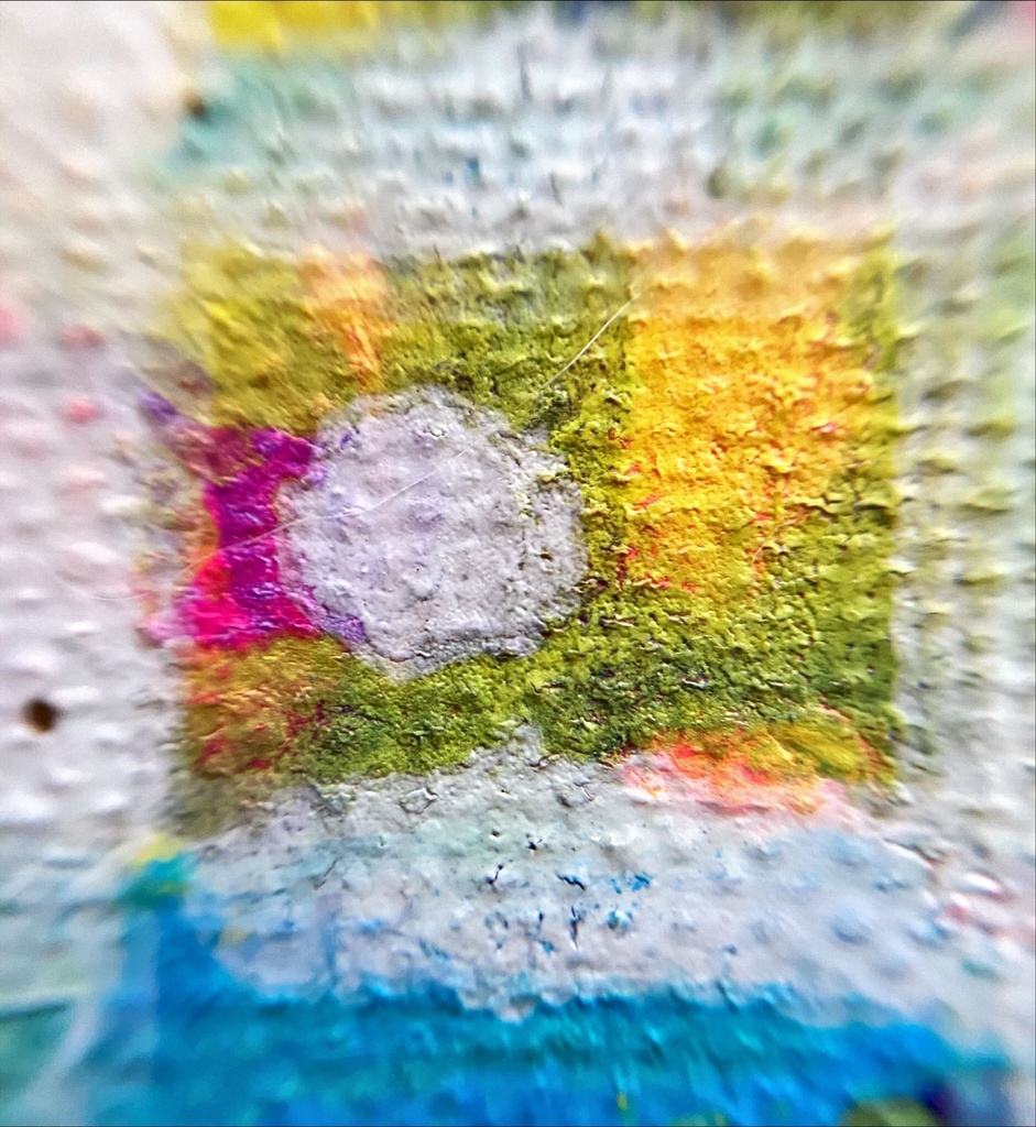 ピンクの地に格子