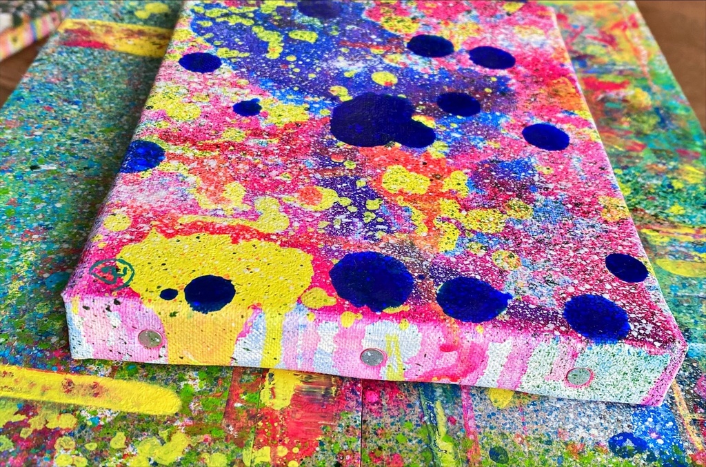 スパッタリングとウルトラマリンの斑点