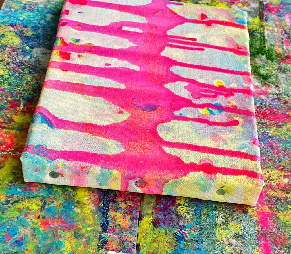 白地にピンクのたらしこみ