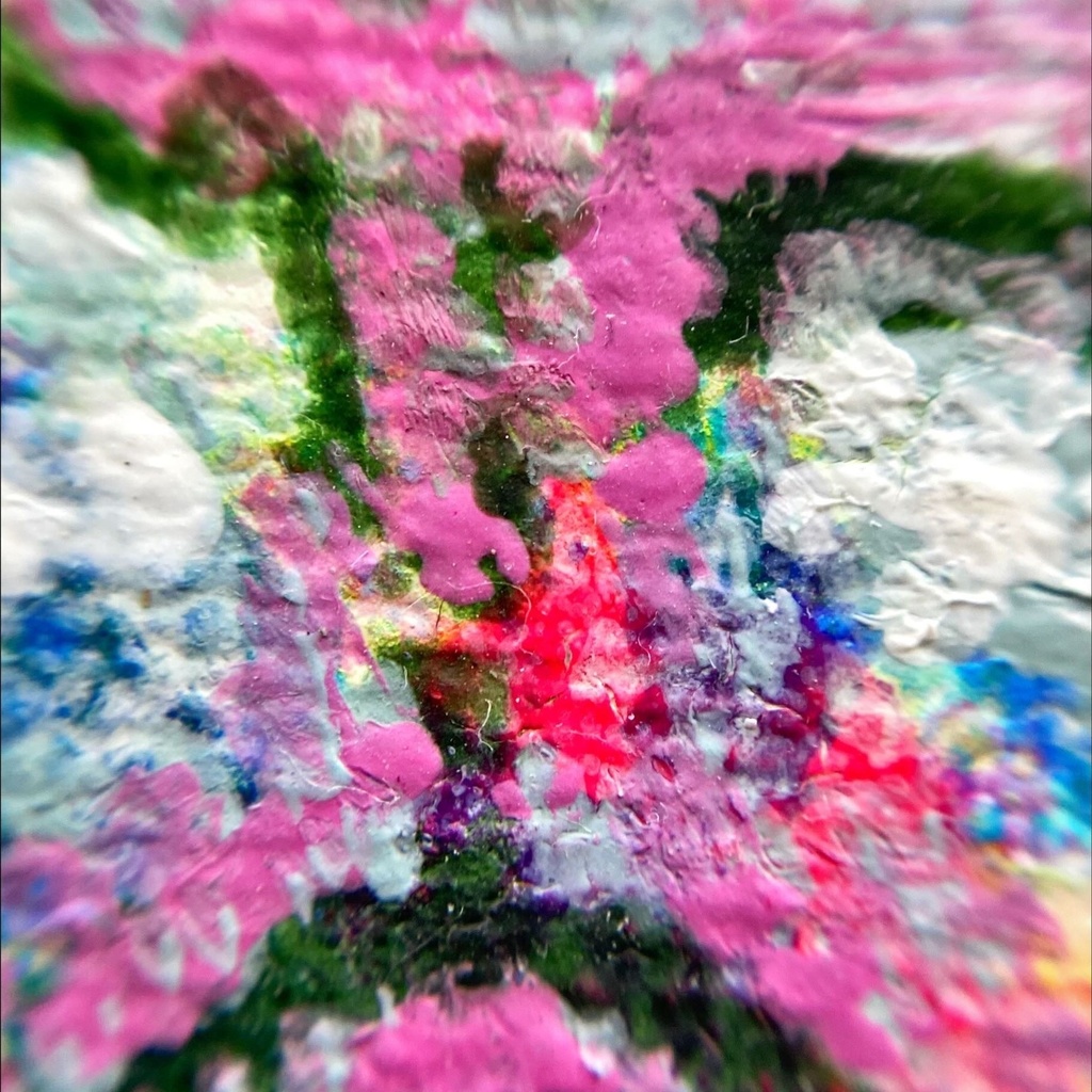 ピンクの鼻と口