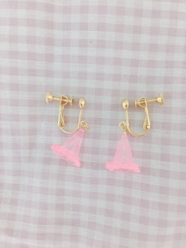 【イヤリング】ゆめかわいい三角コーンイヤリング