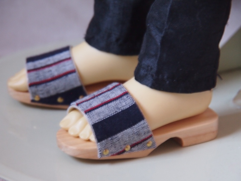 1/3サイズ 木製サンダル下駄(和柄紺色)