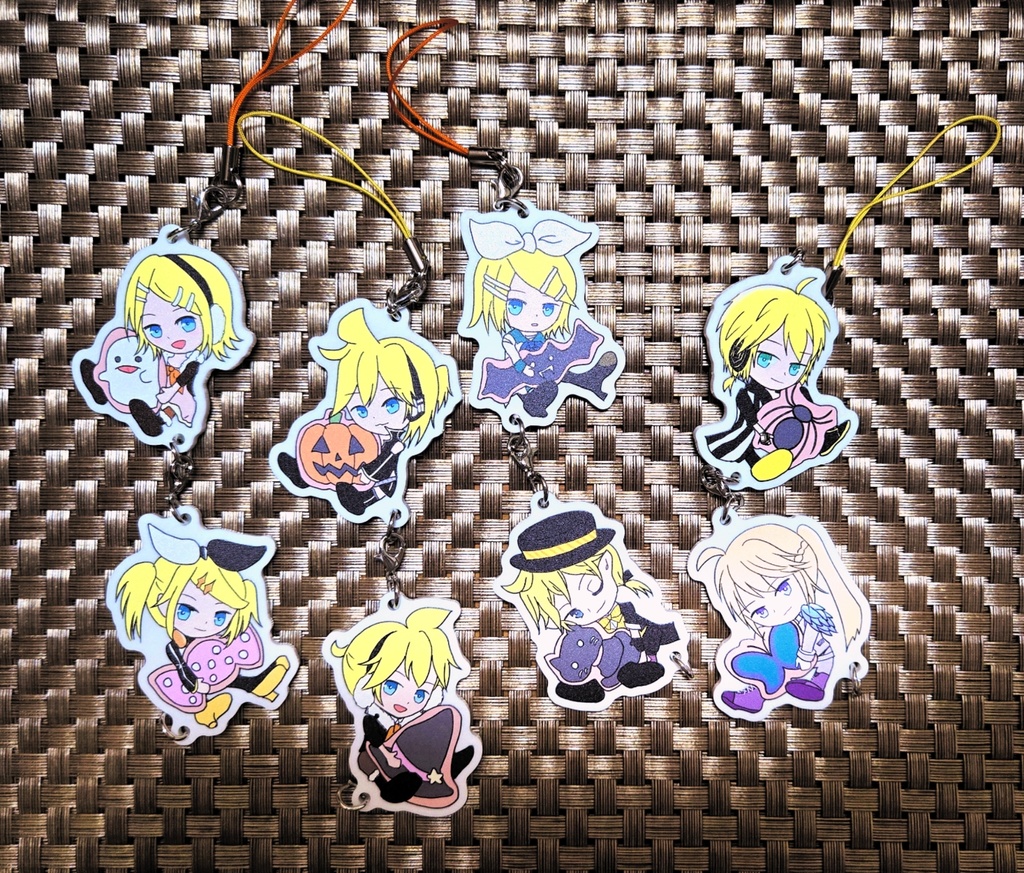 繋がるアクリルストラップ(モジュみね)