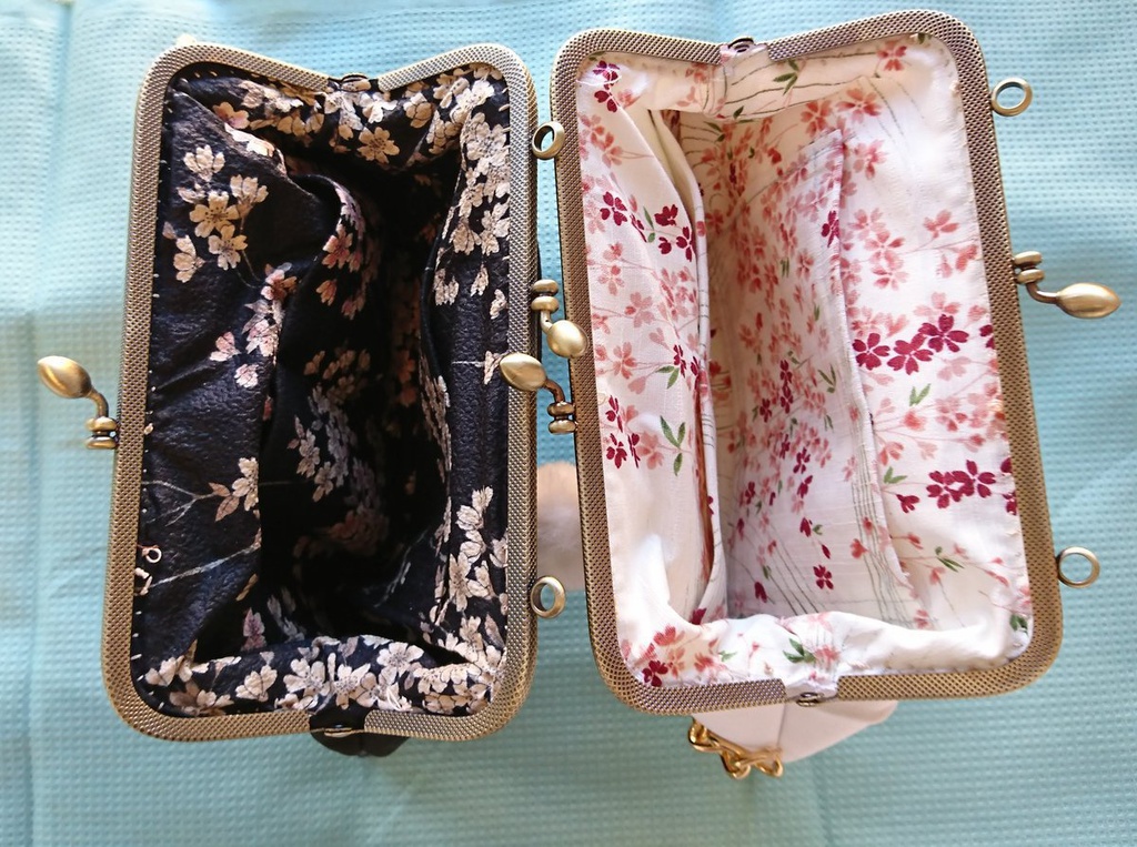 同人誌が素早く買えるがまぐちポシェット(鶴丸国永モデル)