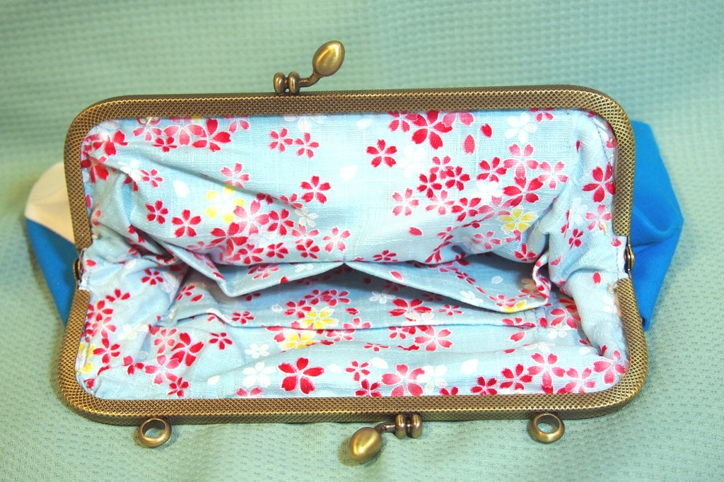 同人誌が素早く買えるがまぐちポシェット(太鼓鐘貞宗モデル)