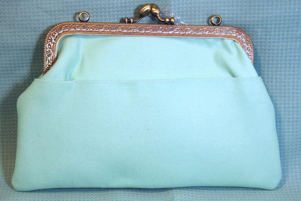 同人誌が素早く買えるがまぐちポシェット「膝丸モデル」