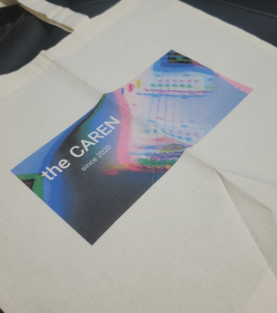 the CAREN トートバッグ