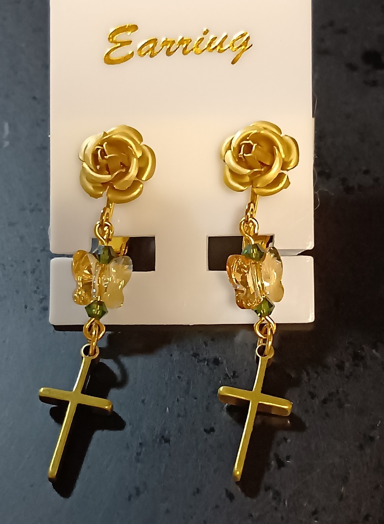 蝶とクロスと薔薇のイヤリング