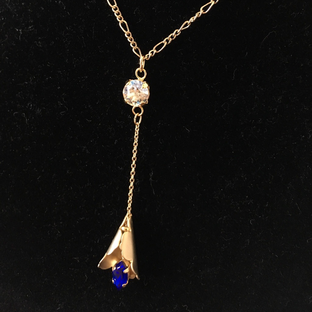 【真・三國無双】内に青を秘めたる花ネックレス