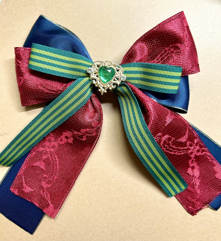 制服のリボンクリップ