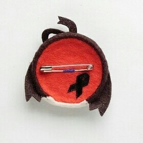 くるみボタンのフェルトバッジ 無名 ※初期製作品