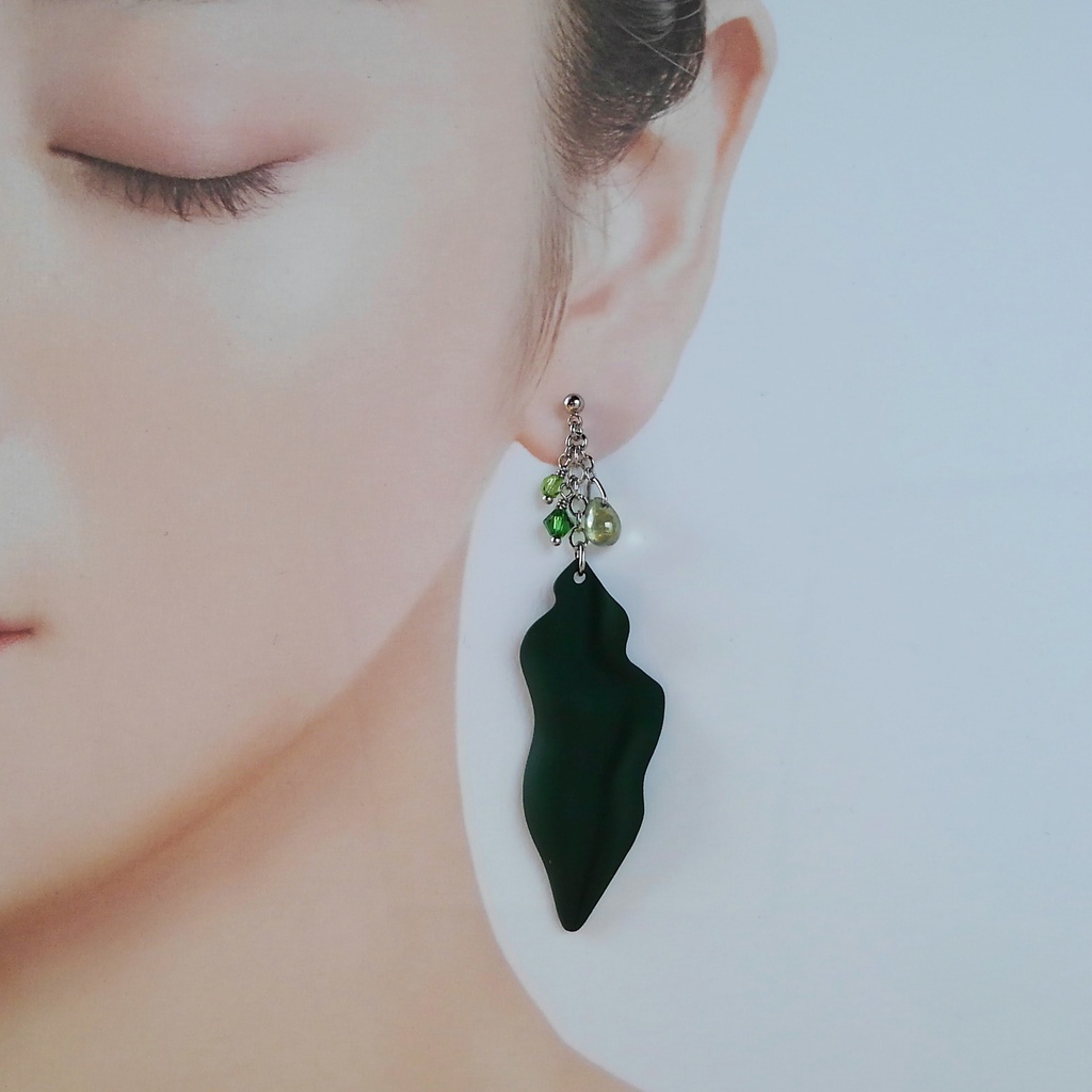 極上 ぺちり昆布 イヤリング