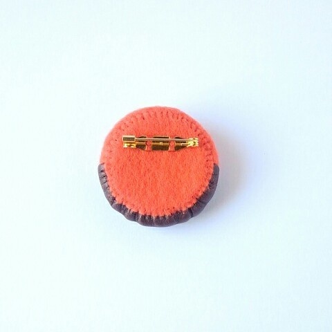 オランジェット・スイートチョコ ブローチ 39mm