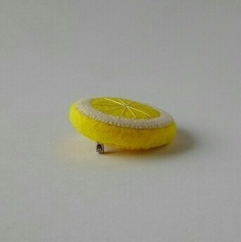 輪切りレモン ブローチ 39mm