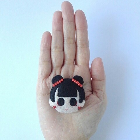 チャイナ・ガール ブローチ