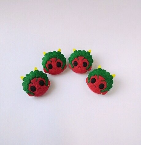 厄除け・赤鬼 ブローチ