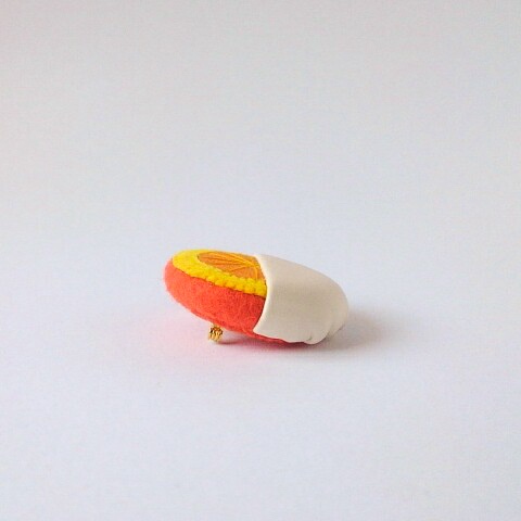 オランジェット・ホワイトチョコ ブローチ 39mm