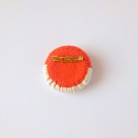 オランジェット・ホワイトチョコ ブローチ 39mm