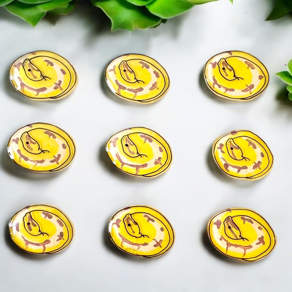 手描きボールパイソンイヤーアクセ/ピンバッジ(バナナスパイダー)