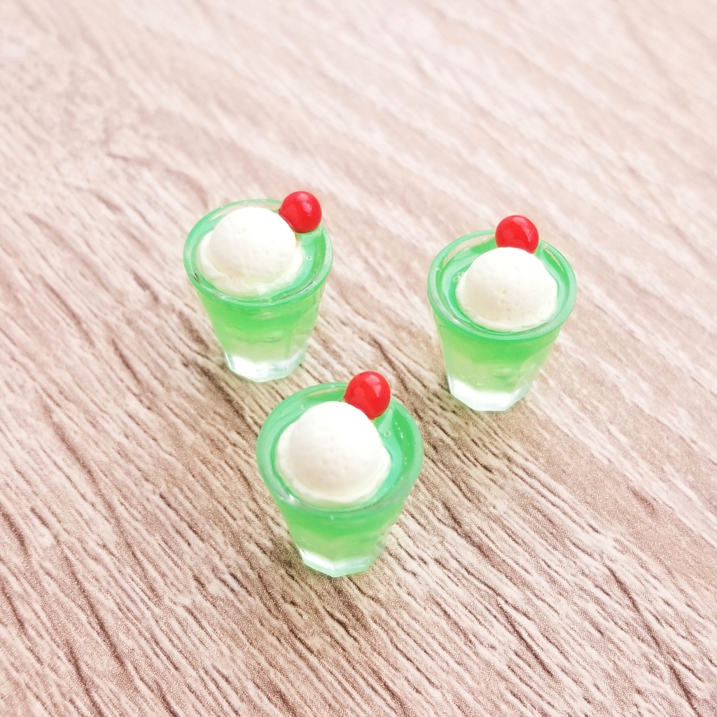 ミニチュア クリームソーダ