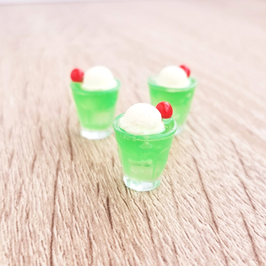 ミニチュア クリームソーダ
