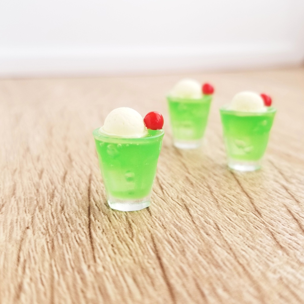 ミニチュア クリームソーダ