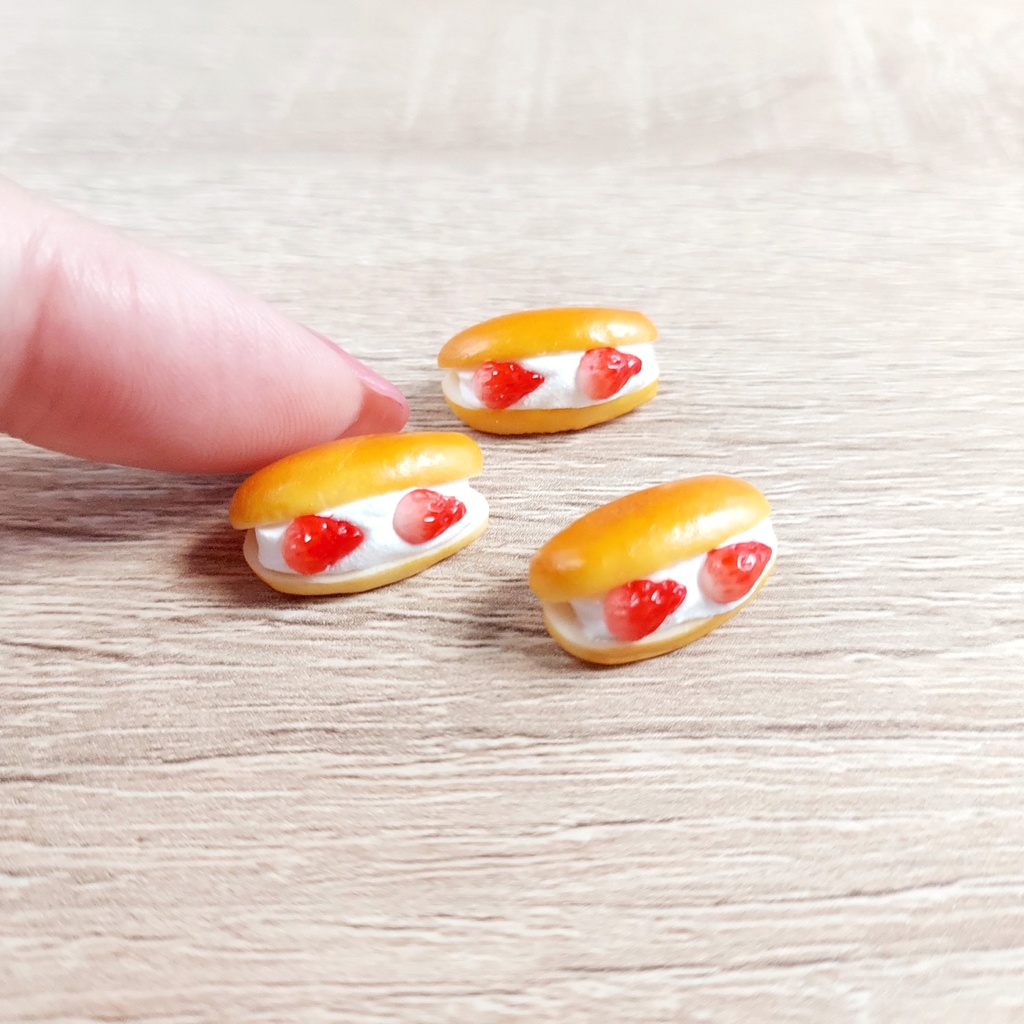 ミニチュア　コッペパン