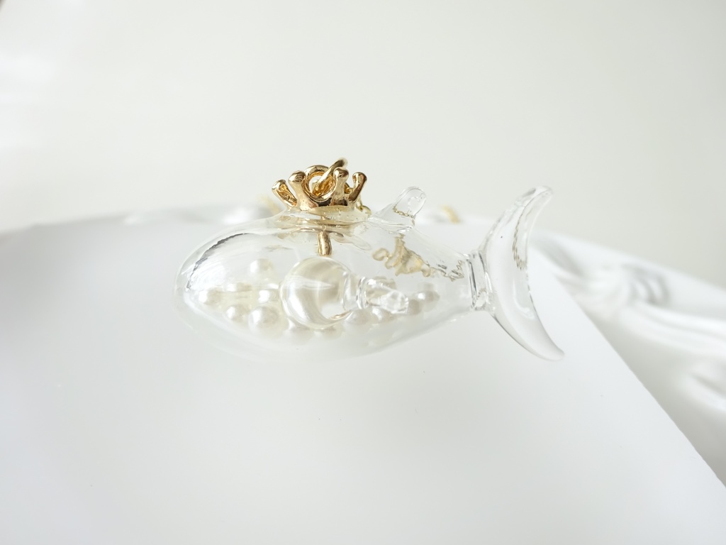 再販*ガラスのジンベイザメ