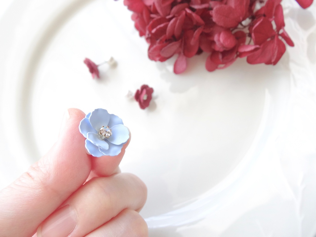 野バラのピアス・水色