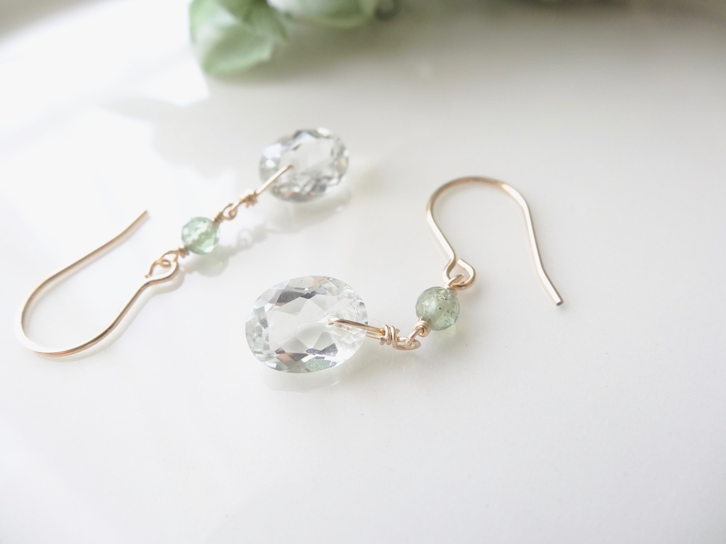 グリーンアメジストピアス・ソリテアジュエル(イヤリングOK)