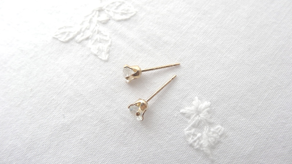 ホワイトトパーズ &K14gf 一粒ピアス